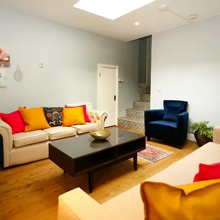 The Secret Quarters Of O'connell St Self-catered 펜션