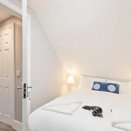 펜션 The Secret Quarters Of O'connell St Self-catered
